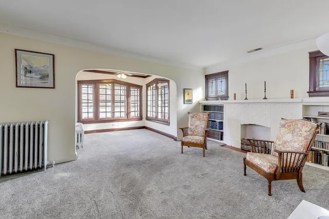 $565,000 | 413 South Oak Park Avenue, Oak Park, IL 60302
