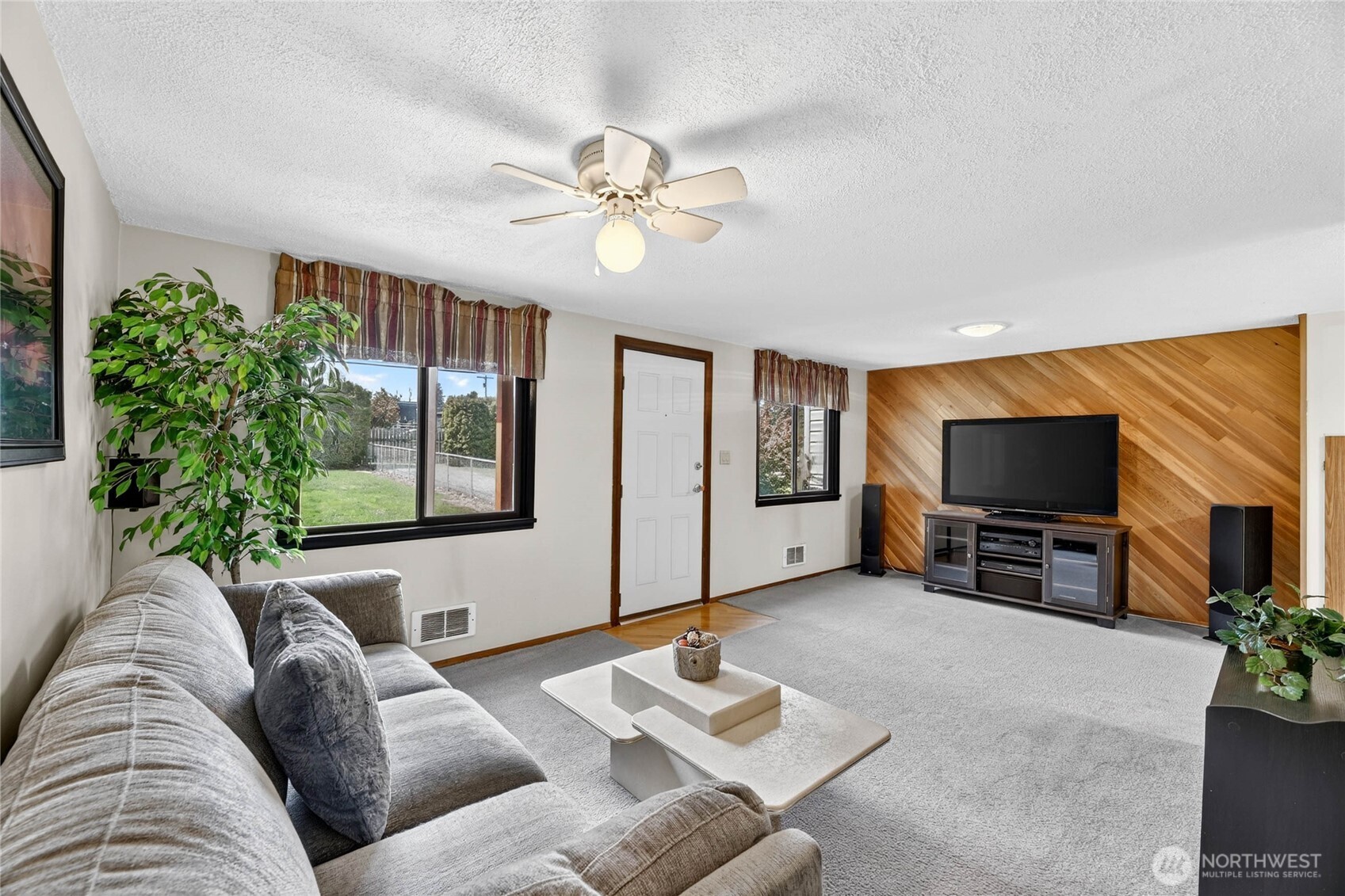 17830 116th Avenue Southeast Renton, WA 98058 - Photo 7 of 28