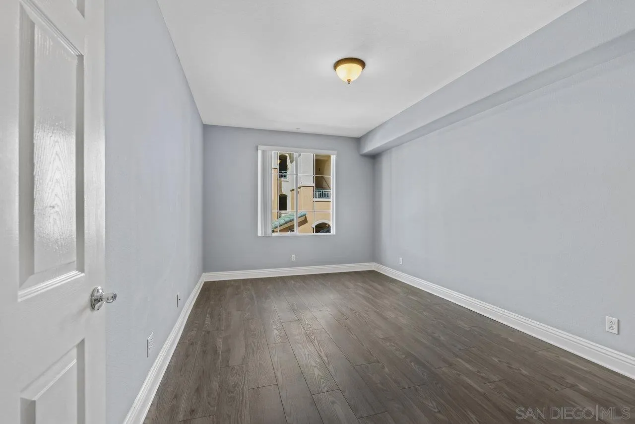 12372 Carmel Country Road, Unit 202 San Diego, CA 92130 - Photo 7 of 8