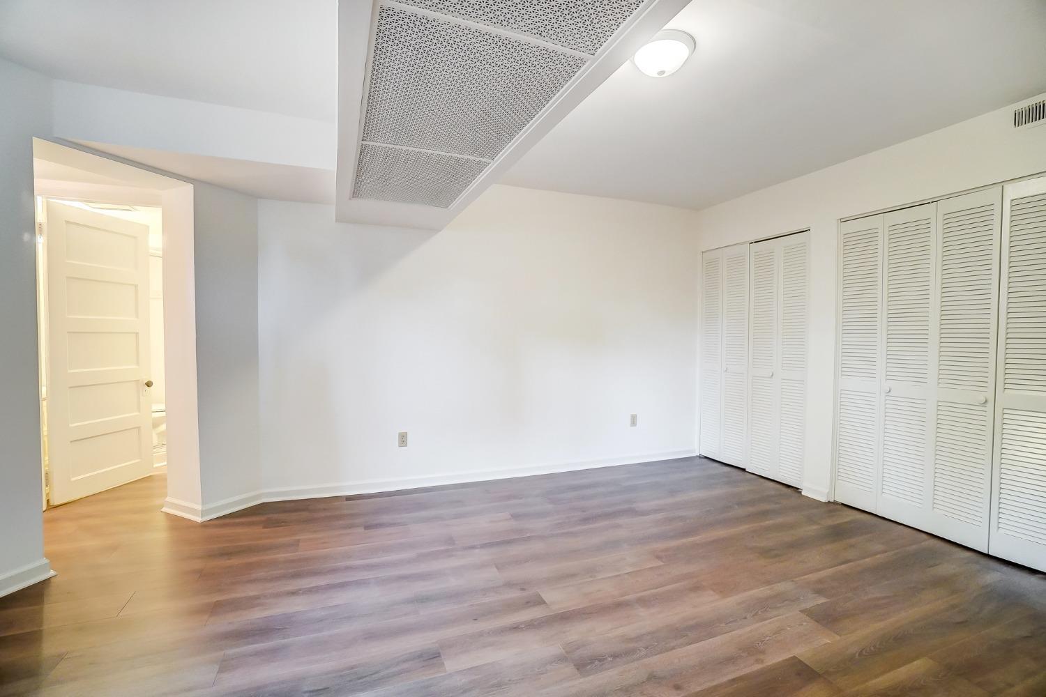 2138 Madison Road, Unit G Cincinnati, OH 45208 - Photo 31 of 42