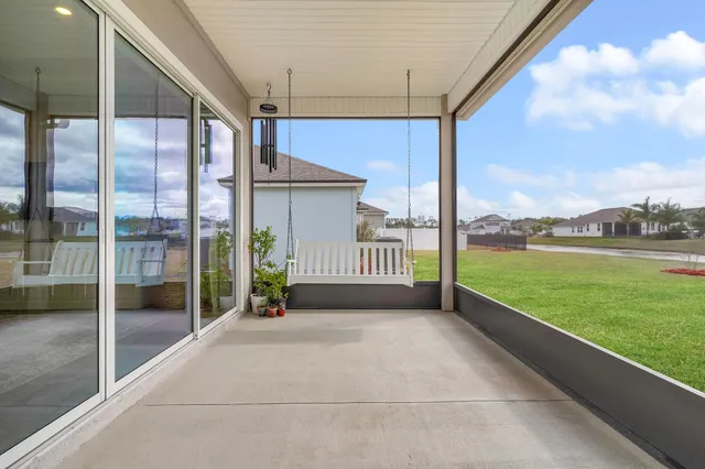 a view of a garden with porch
