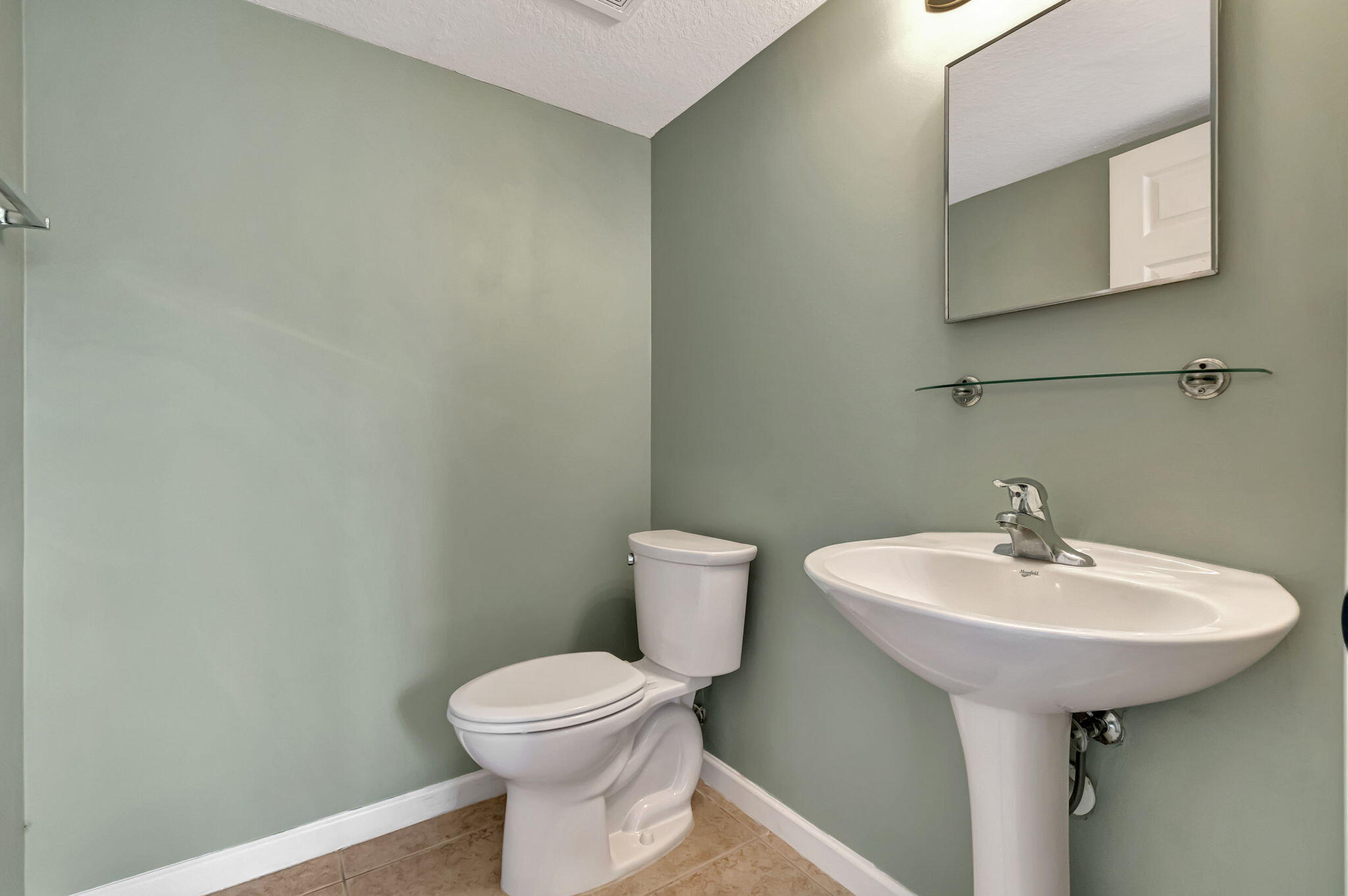 1406 West Wickham Circle, Unit C Delray Beach, FL 33445 - Photo 21 of 51 21-web-or-mls-DSC_6325