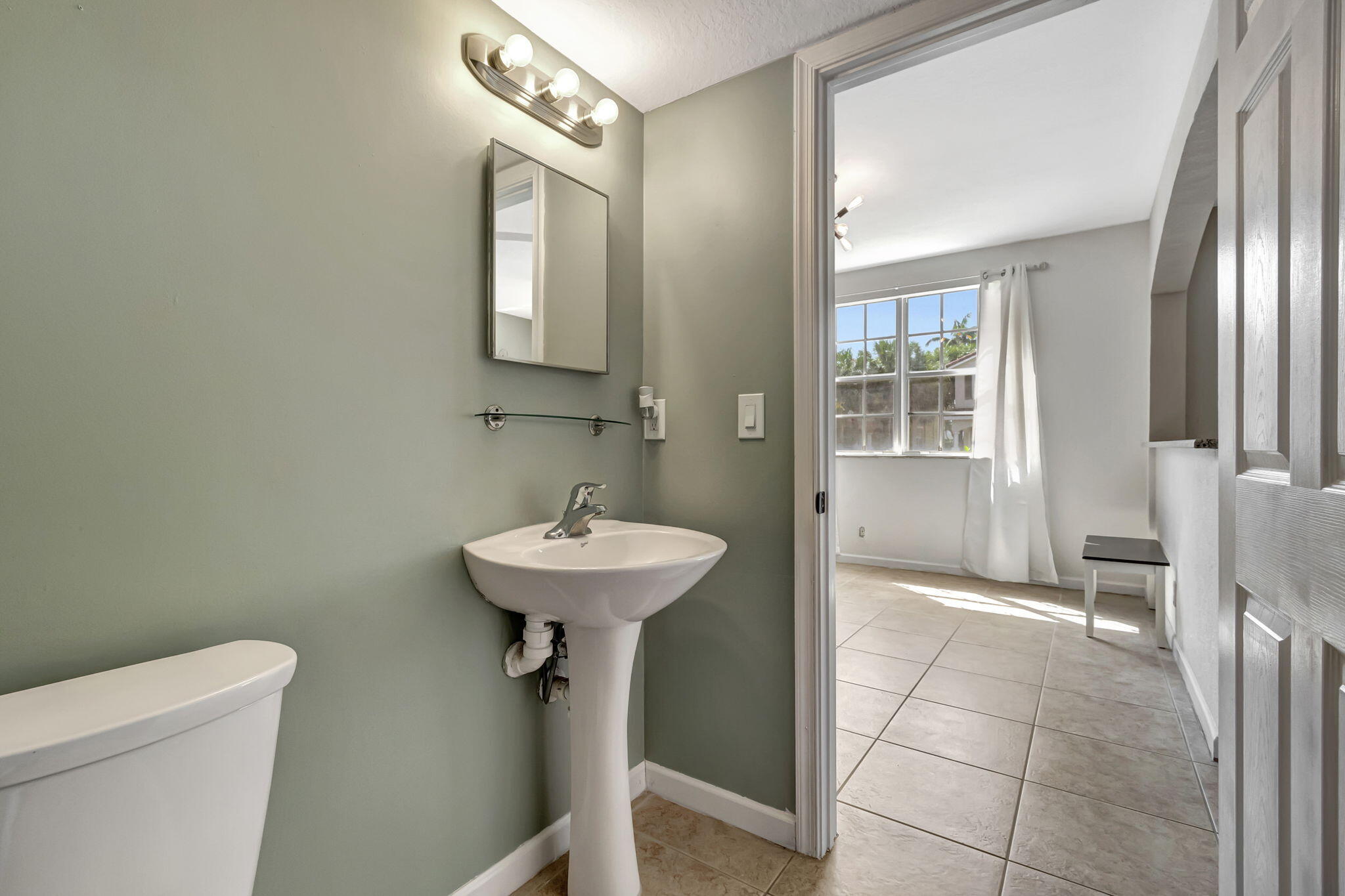 1406 West Wickham Circle, Unit C Delray Beach, FL 33445 - Photo 22 of 51 22-web-or-mls-DSC_6330