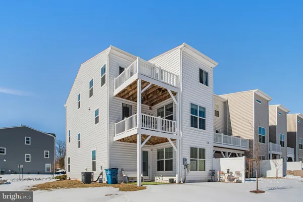 $3,995 | 12950 Blue Sky Place, Woodbridge, VA 22193