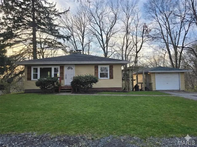 $159,900 | 41 Noles Drive, Fairview Heights, IL 62208