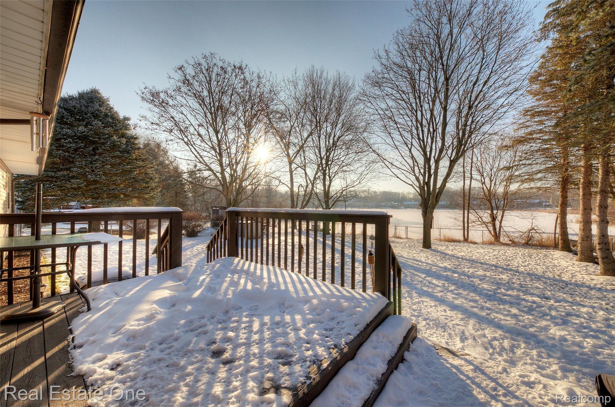 715 Glenwyth Road Brighton, MI 48116 - Photo 28 of 49 Deck Backyard