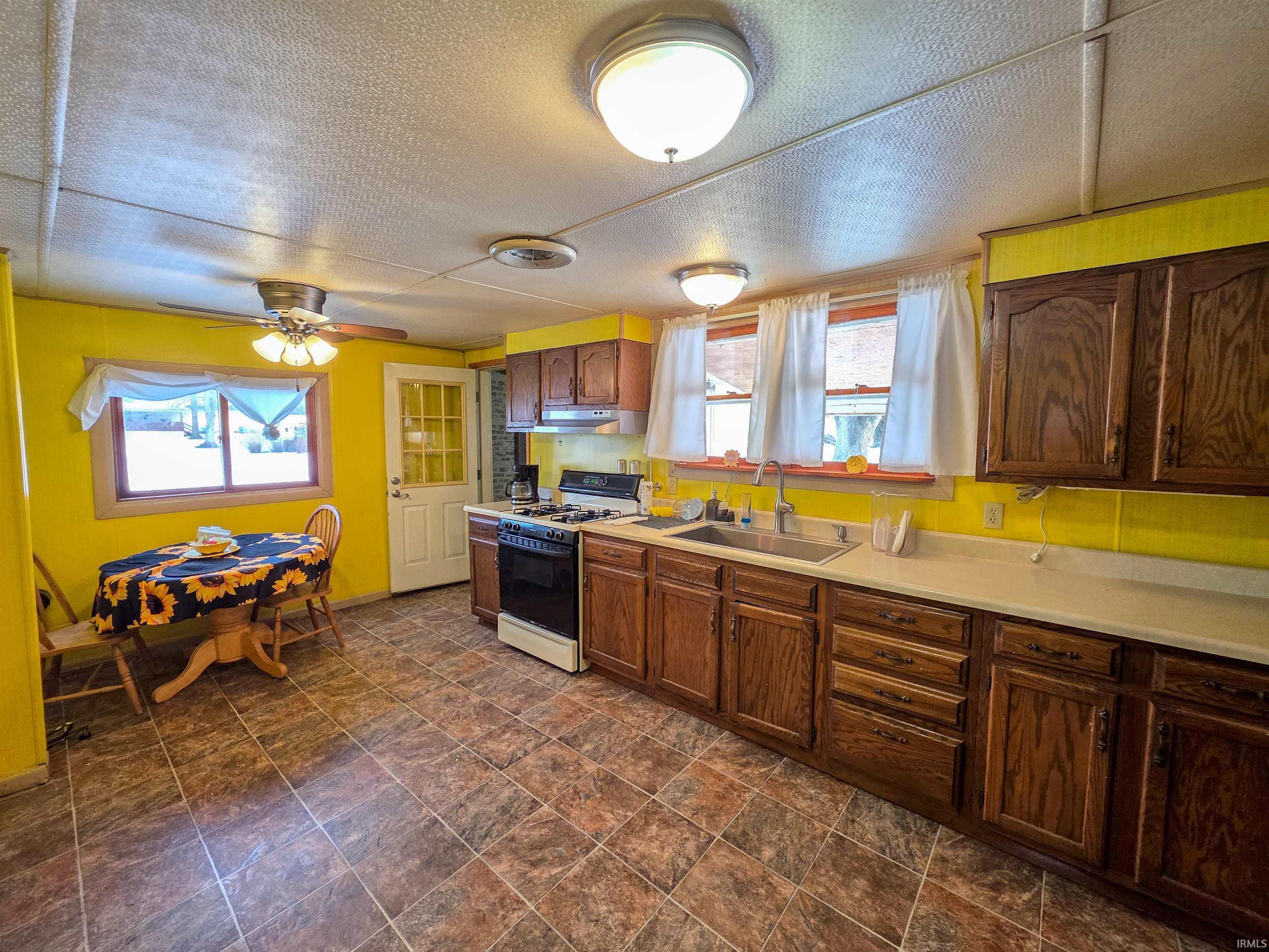 306 Hubert Street Oaktown, IN 47561 - Photo 6 of 32