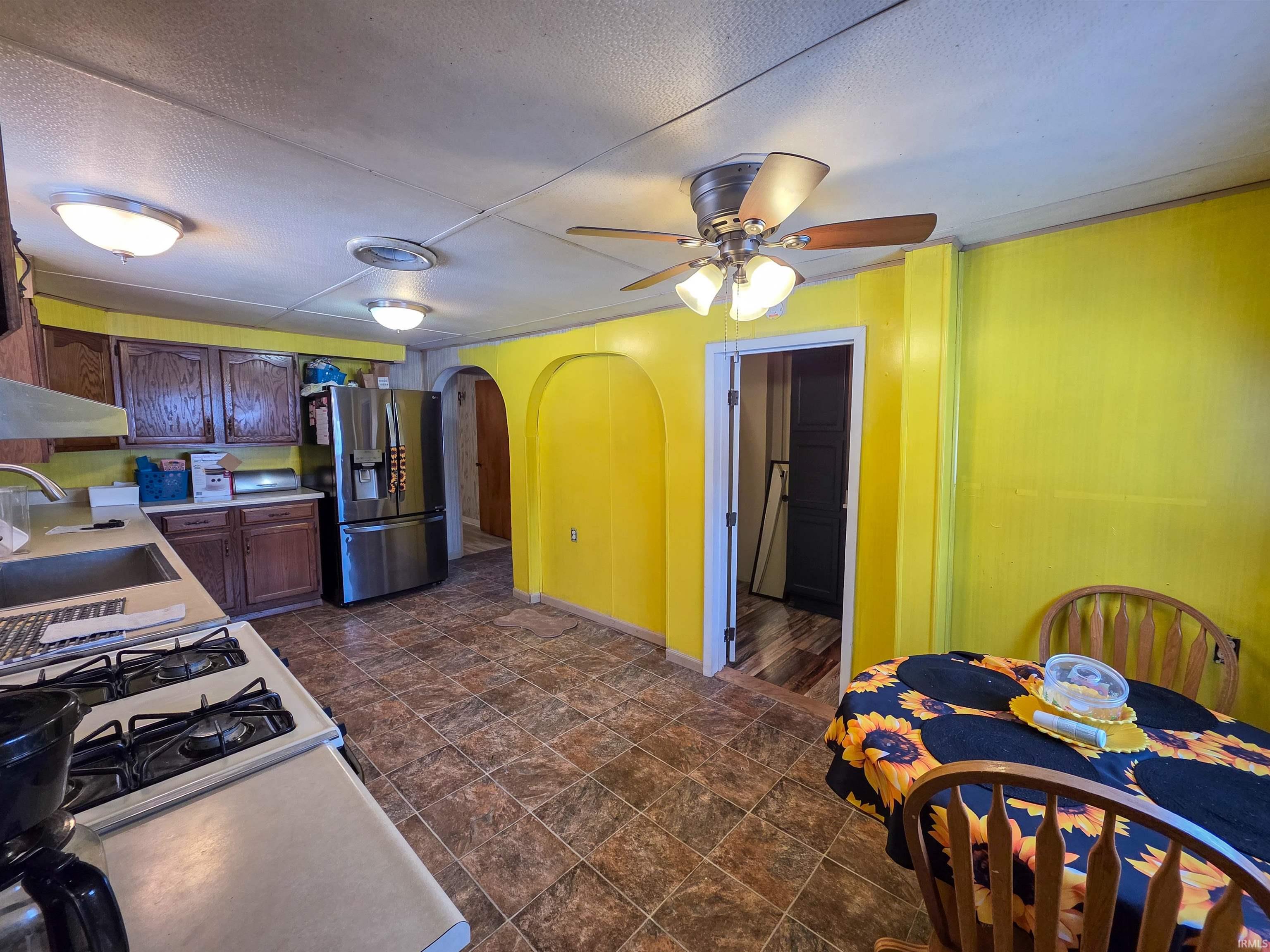 306 Hubert Street Oaktown, IN 47561 - Photo 8 of 32