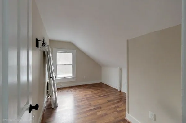 $3,850 | 19 John Street, Newport, RI 02840