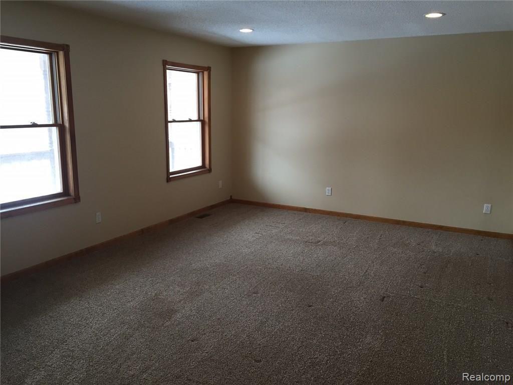 5477 West Coon Lake Road Howell, MI 48843 - Photo 8 of 37