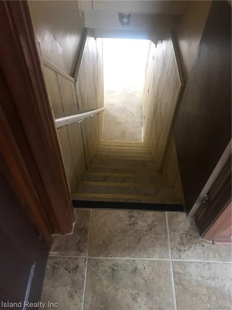 6006 Evergreen Road Detroit, MI 48228 - Photo 5 of 21 9D2783E5-D6D1-4B8E-A141-673ECF456450.jpeg