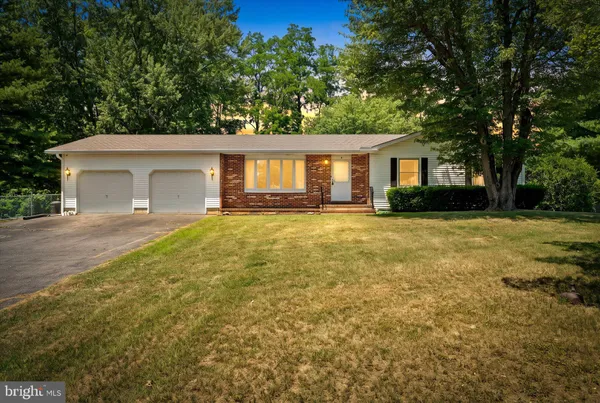 $495,000 | 6 Eleanor Drive, Wrightstown, NJ 08562
