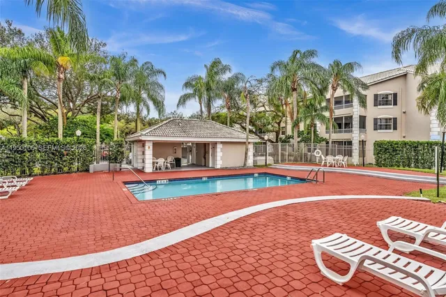 $2,295 | 2881 North Oakland Forest Drive, Unit 113, Oakland Park, FL 33309