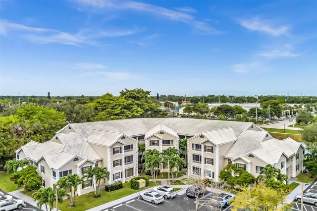$2,295 | 2881 North Oakland Forest Drive, Unit 113, Oakland Park, FL 33309