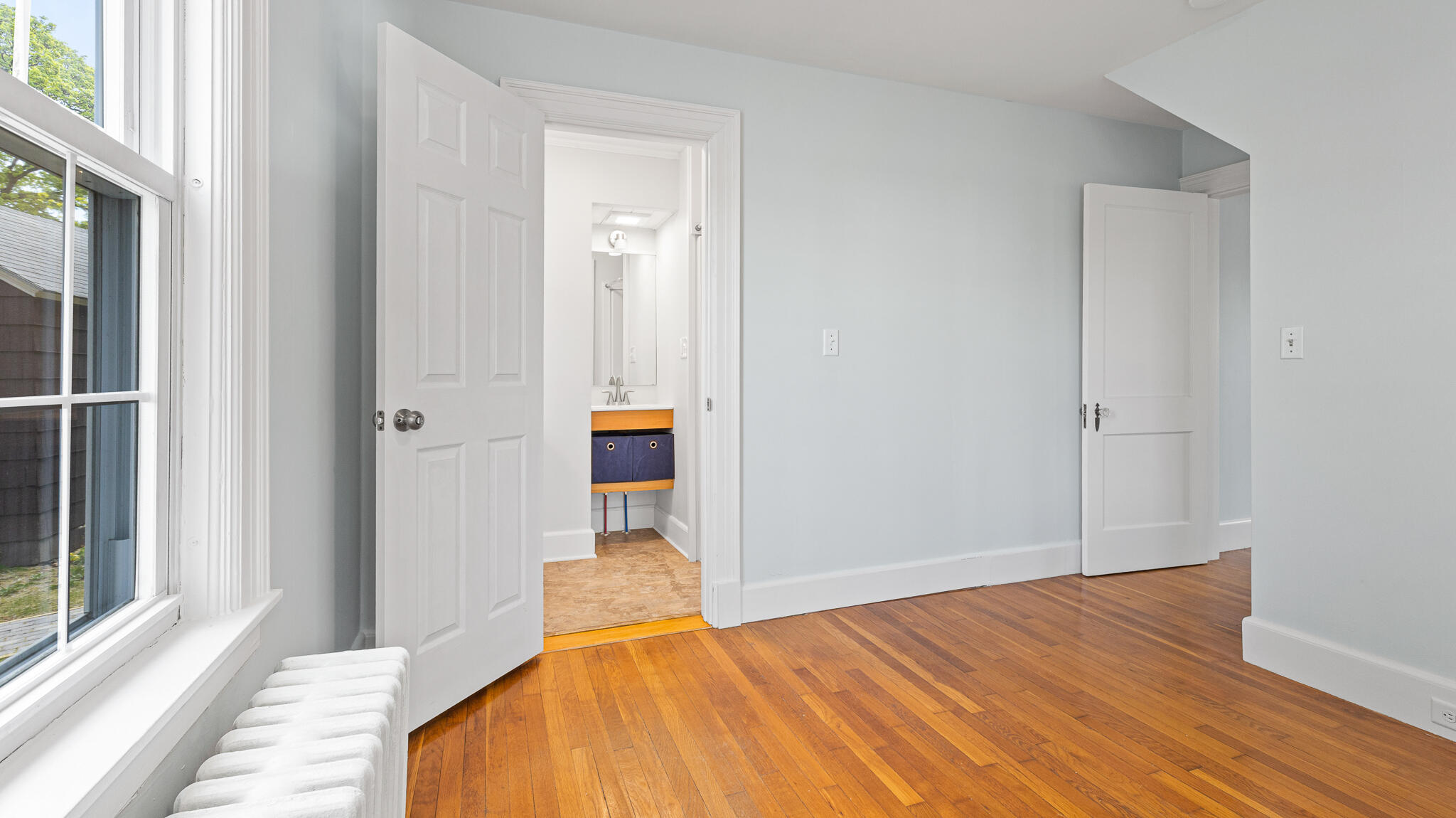 122 14th Street Bangor, ME 04401 - Photo 29 of 64 1st floor bed to bath