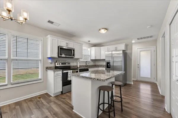 $1,850 | 409 Hillside Drive, Clarksville, TN 37040