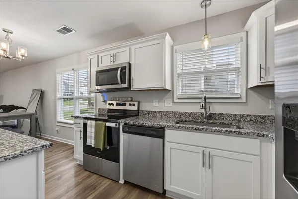 $1,850 | 409 Hillside Drive, Clarksville, TN 37040