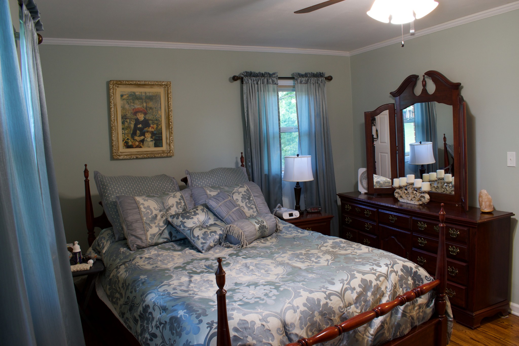 2756 Sullivan Knowles Road Sparta, TN 38583 - Photo 6 of 12 a bedroom with a bed and a dresser in it