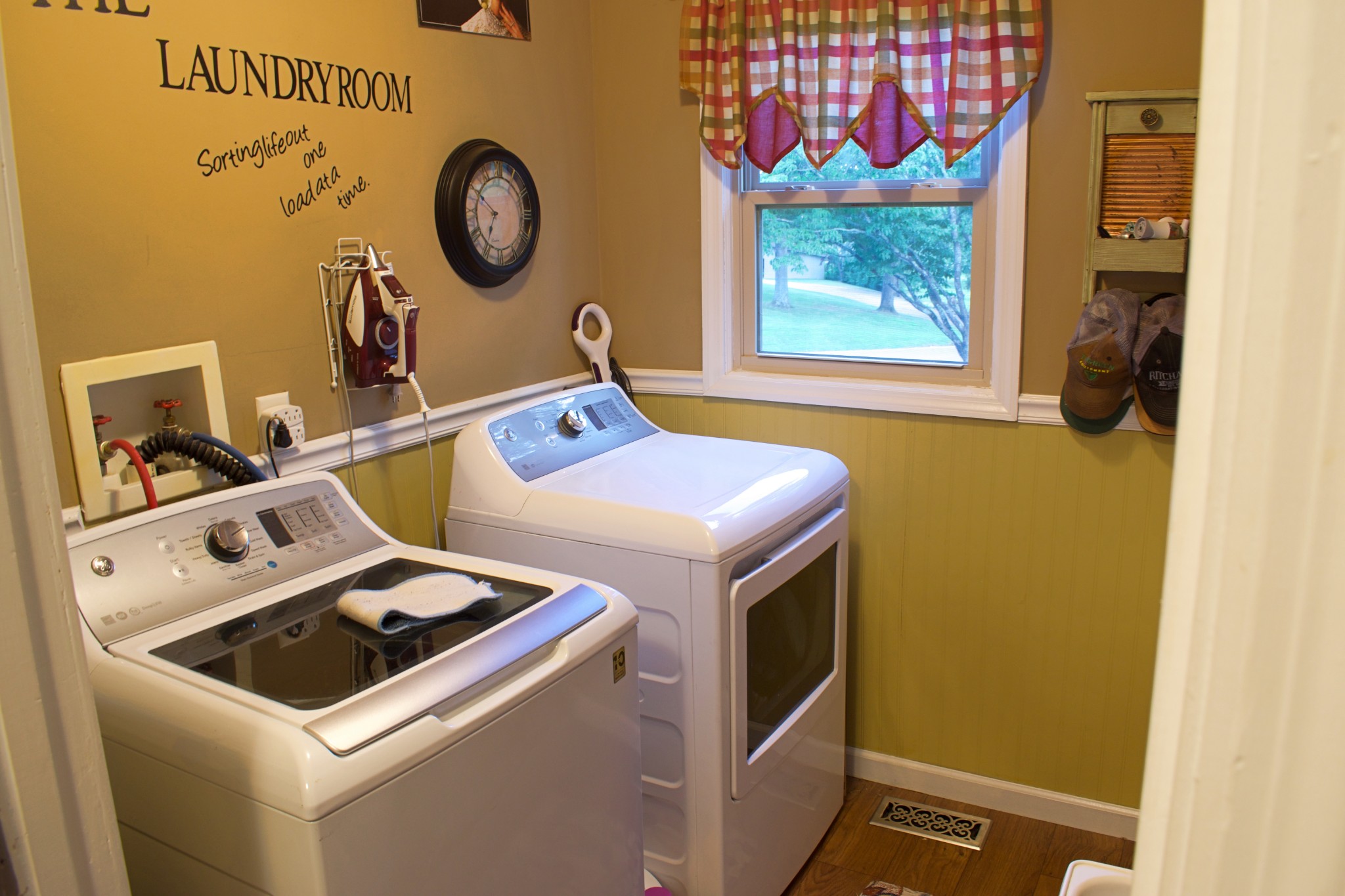 2756 Sullivan Knowles Road Sparta, TN 38583 - Photo 8 of 12 a view of washer and dryer