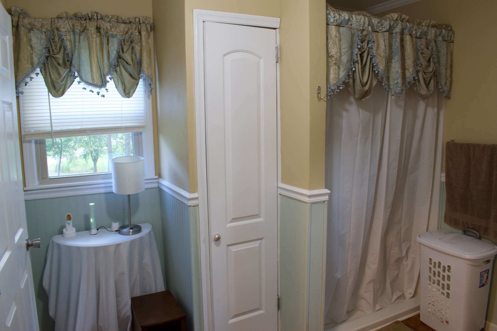 2756 Sullivan Knowles Road Sparta, TN 38583 - Photo 10 of 12 a bathroom with a sink and mirror
