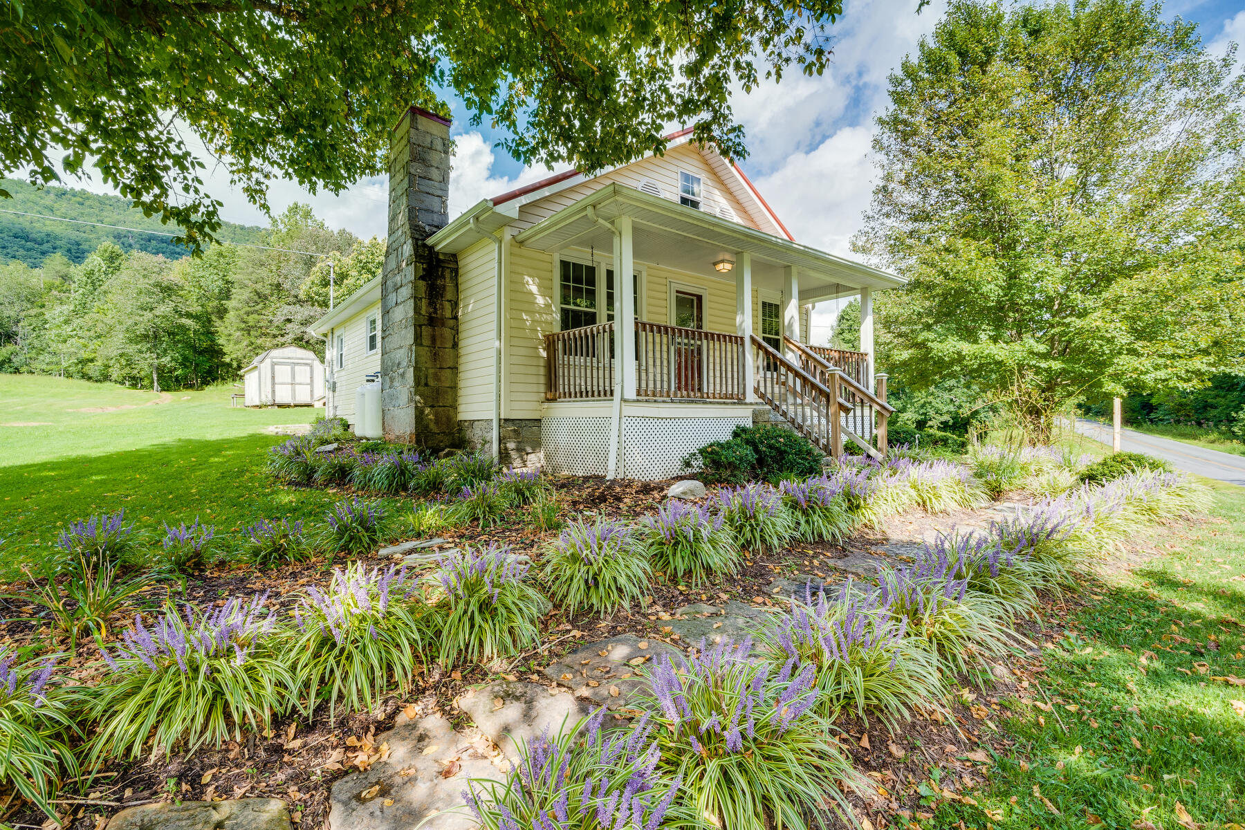 6800 Yuma Road Gate City, VA 24251 - Photo 2 of 33 002