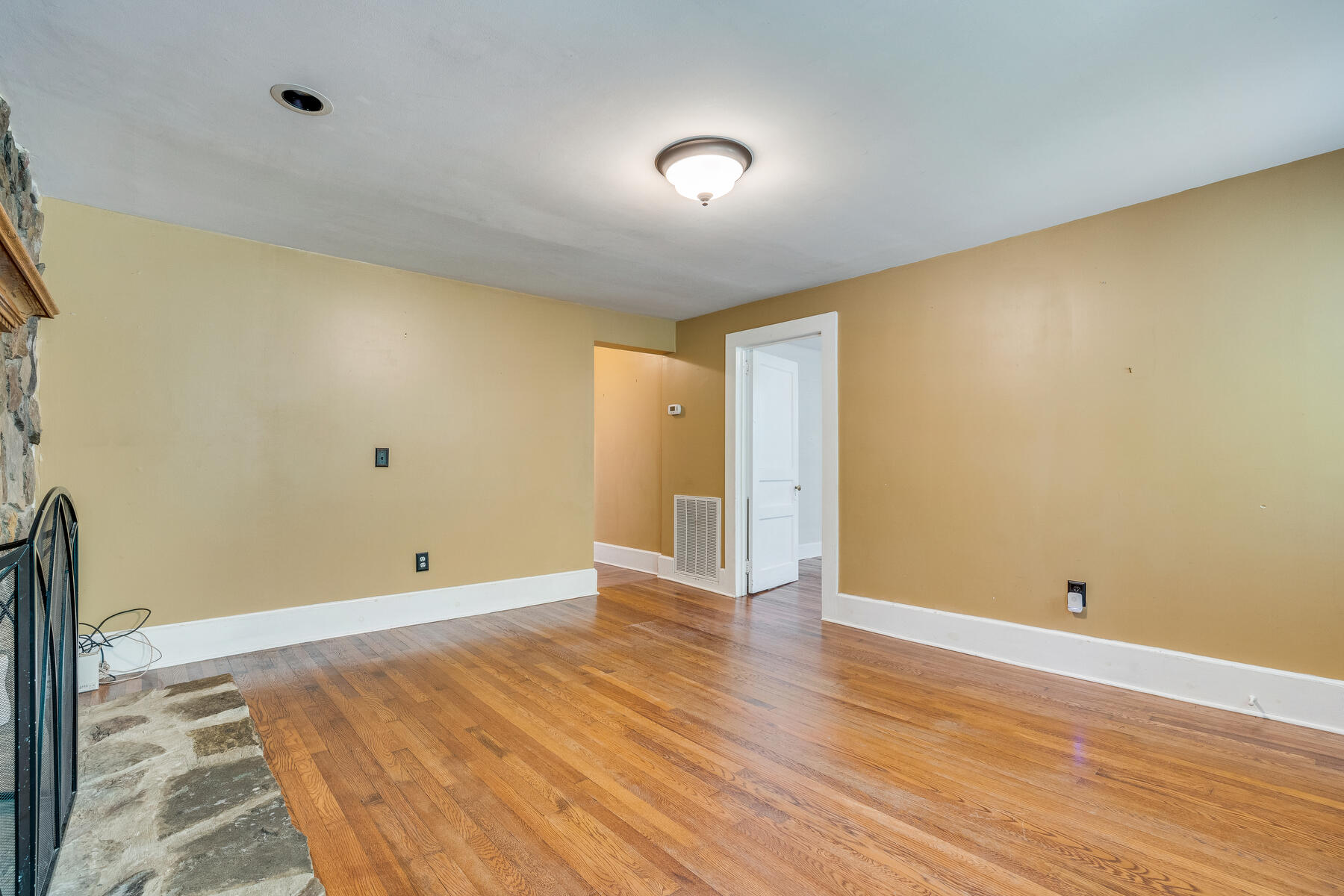 6800 Yuma Road Gate City, VA 24251 - Photo 10 of 33 010