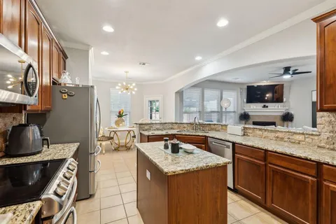 $450,000 | 541 Kirby Drive, Argyle, TX 76226