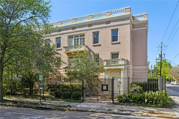 $245,000 | 7530 St Charles Avenue, Unit I, New Orleans, LA 70118