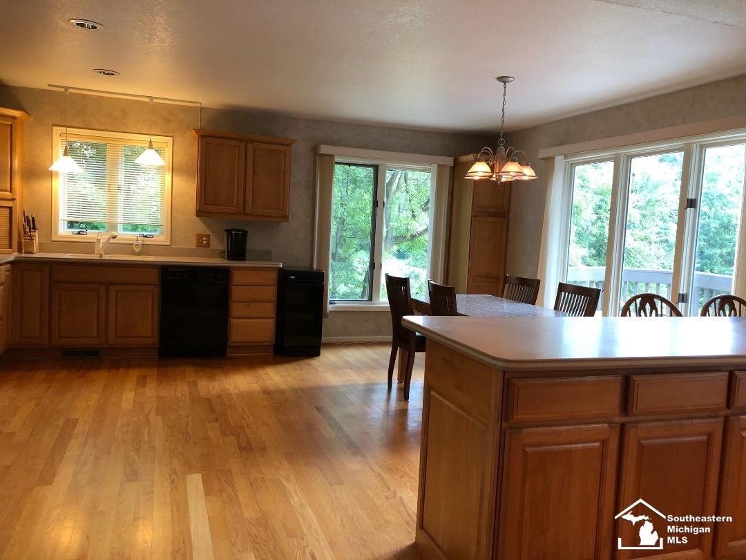6729 Douglas Road Lambertville, MI 48144 - Photo 16 of 23 31388335-15.JPG