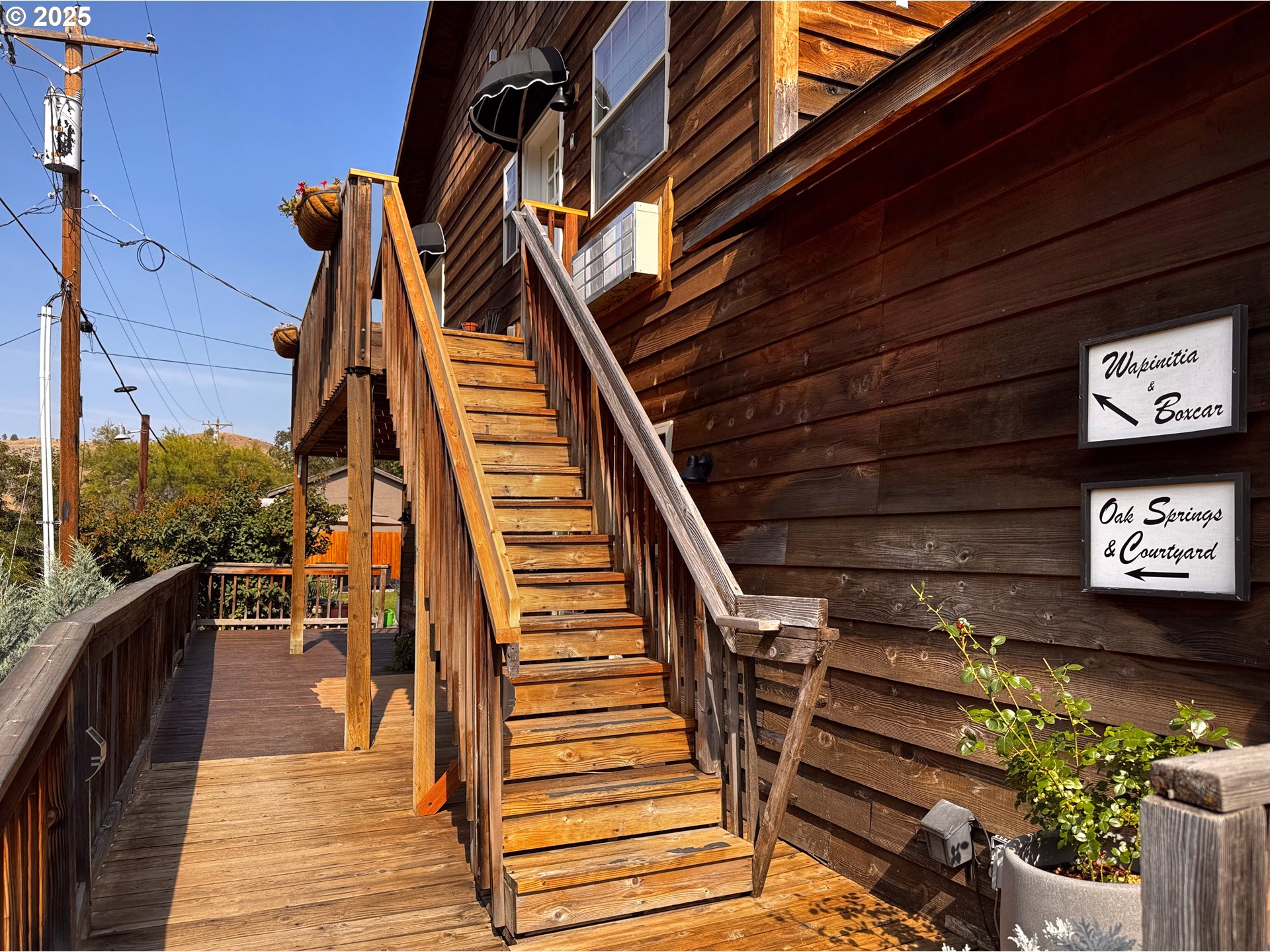 210 Hartman Avenue Maupin, OR 97037 - Photo 46 of 46 a view of a balcony with chairs