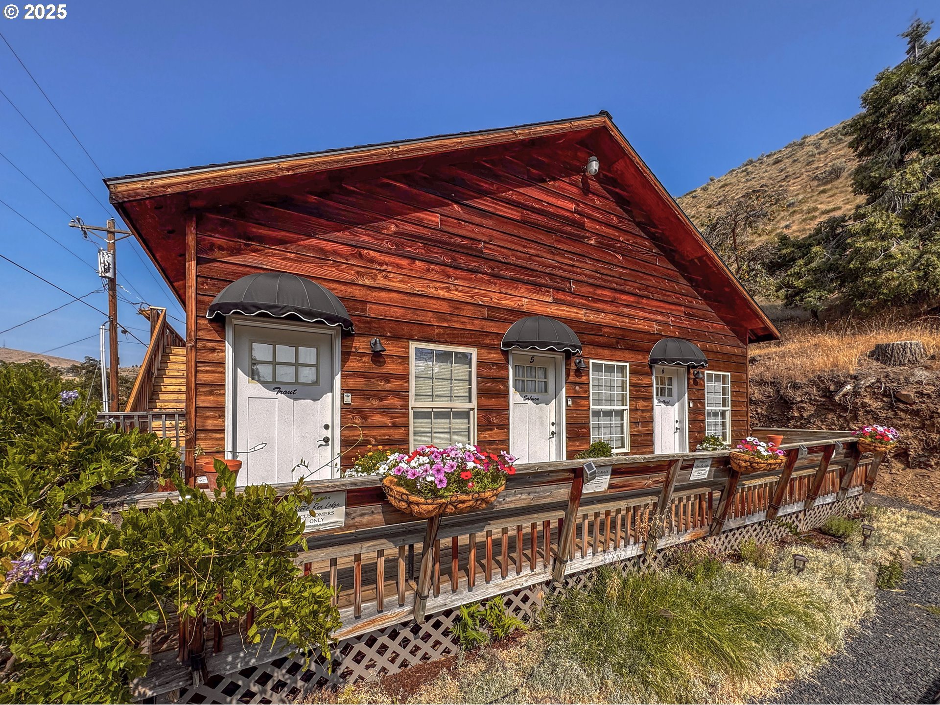 210 Hartman Avenue Maupin, OR 97037 - Photo 5 of 46 front view of house with a patio