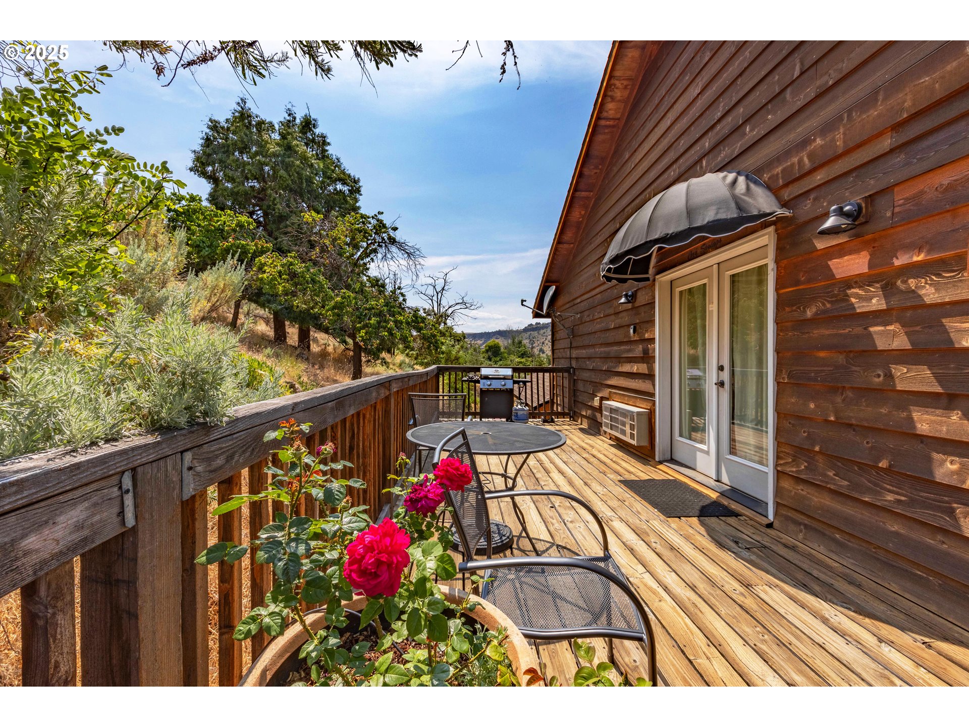 210 Hartman Avenue Maupin, OR 97037 - Photo 6 of 46 a view of a balcony with furniture