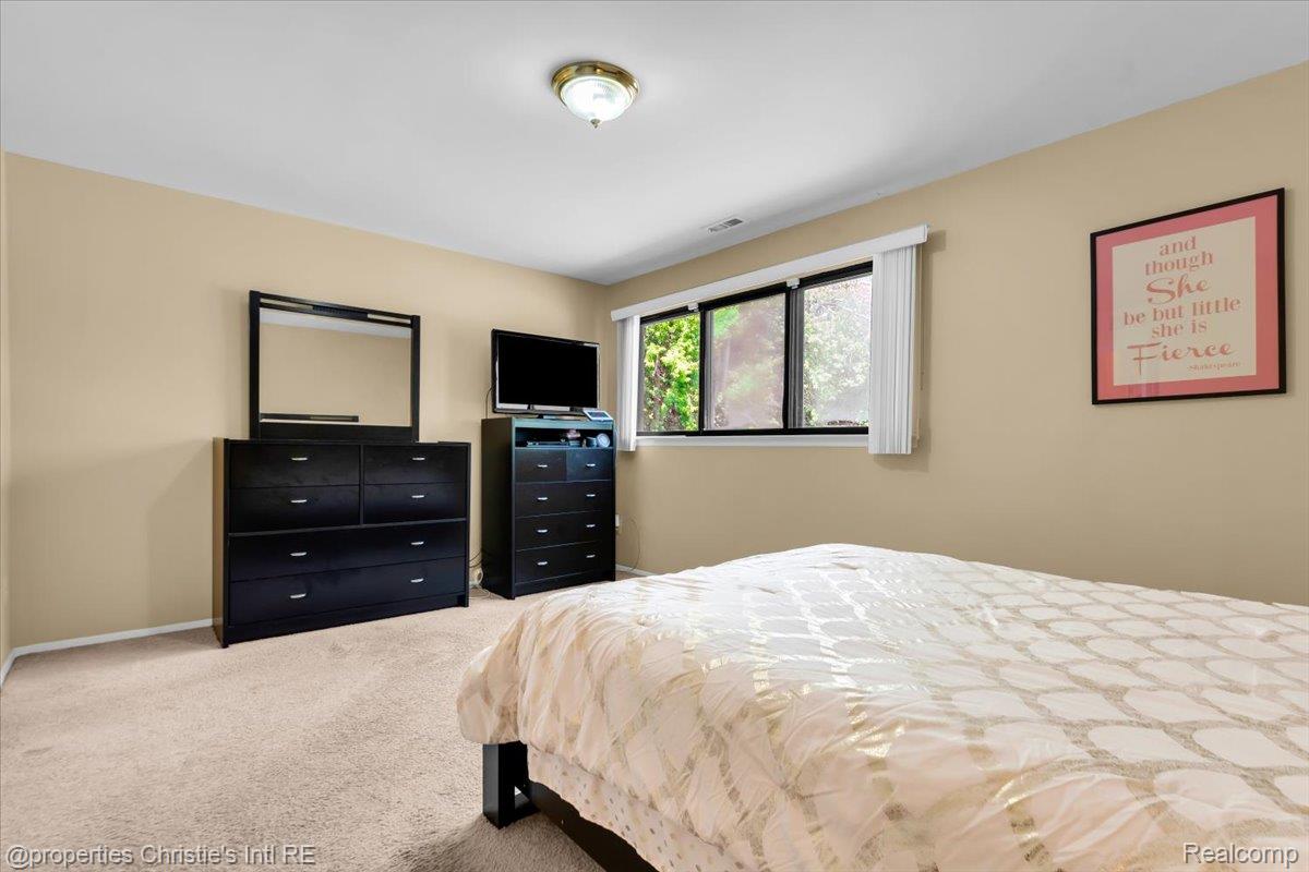 24177 Evergreen Road Southfield, MI 48075 - Photo 21 of 24 17-24177 Evergreen Rd-17.jpg