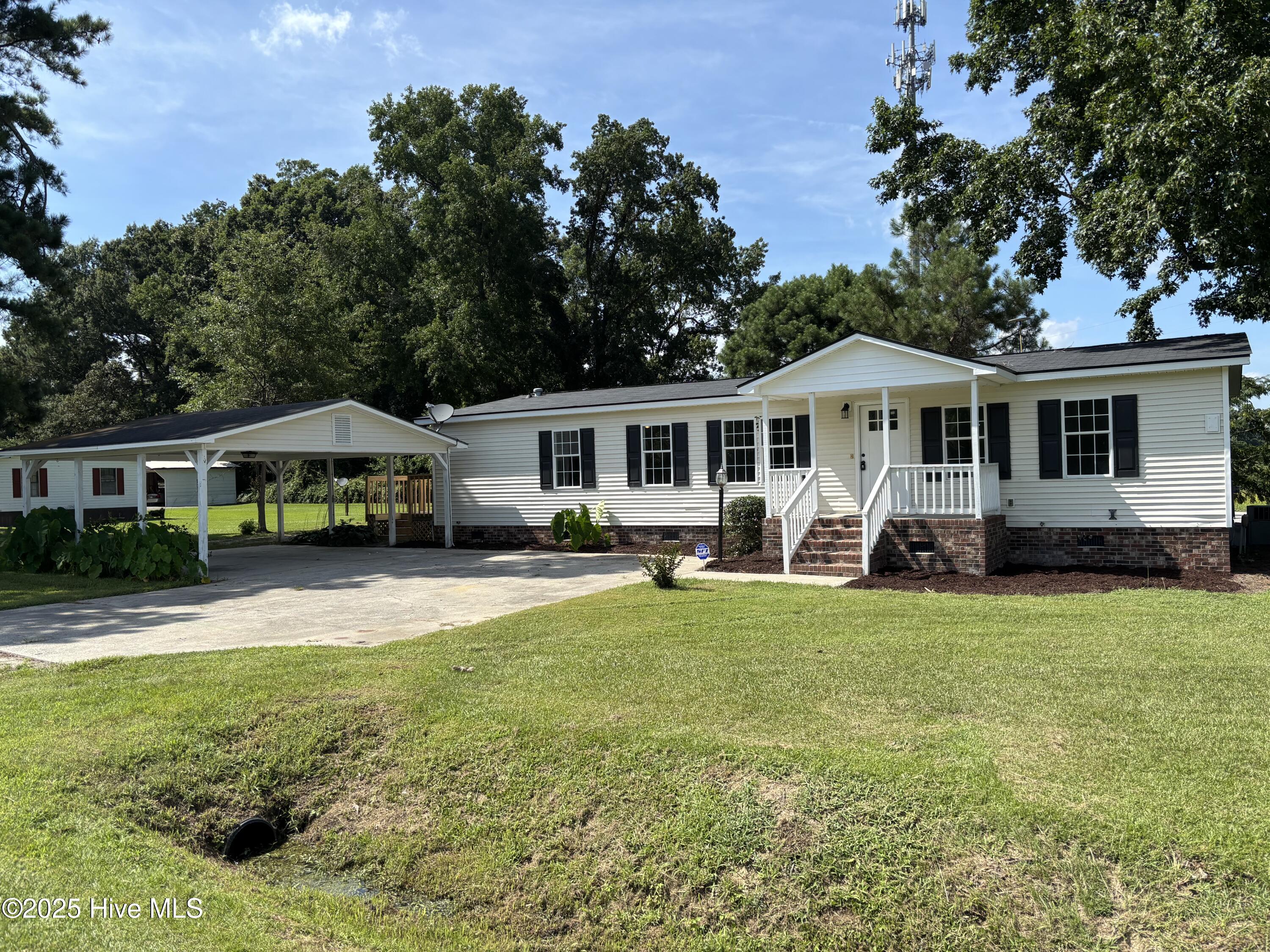 3895 Taylor Road Farmville, NC 27828 - Photo 1 of 25 66C2340A-123D-4334-98FE-EF289B189B62