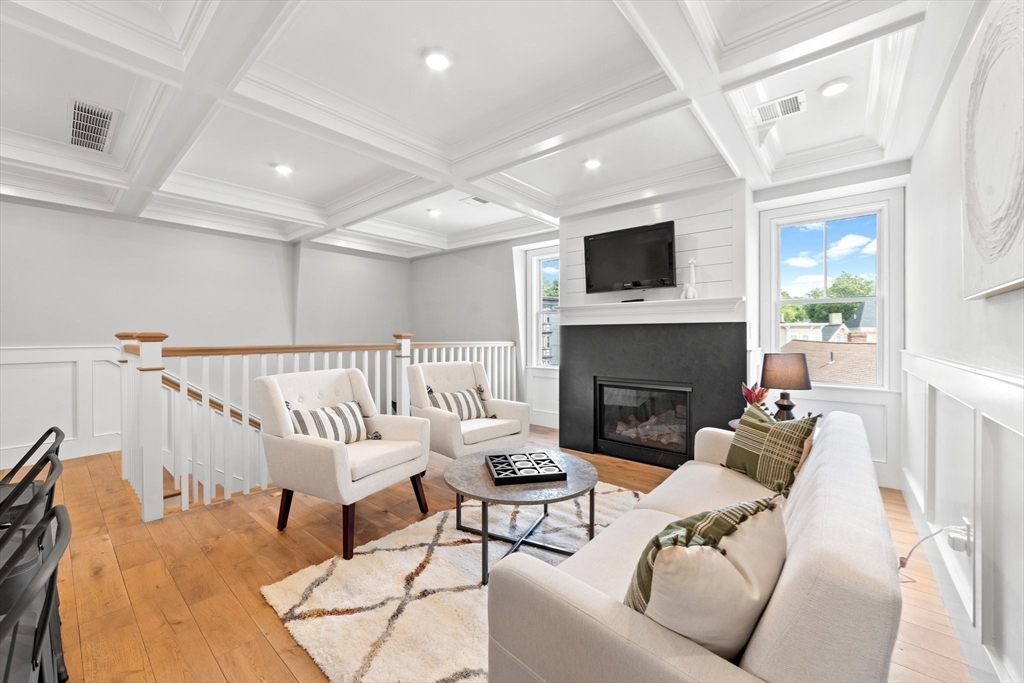 42 Bow Street, Unit 5 Somerville, MA 02143 - Photo 1 of 34