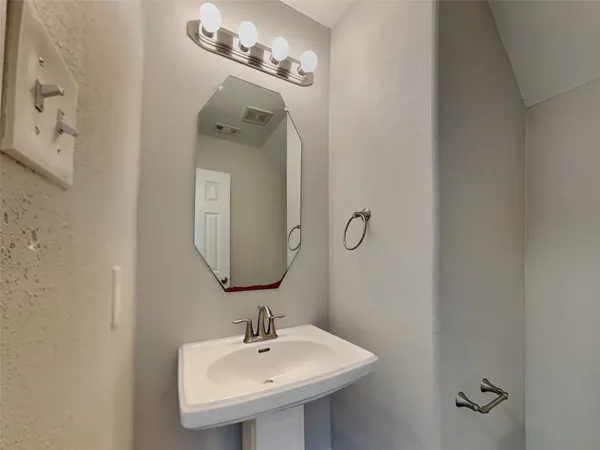 $1,815 | 21711 Falcongate Court, Humble, TX 77338