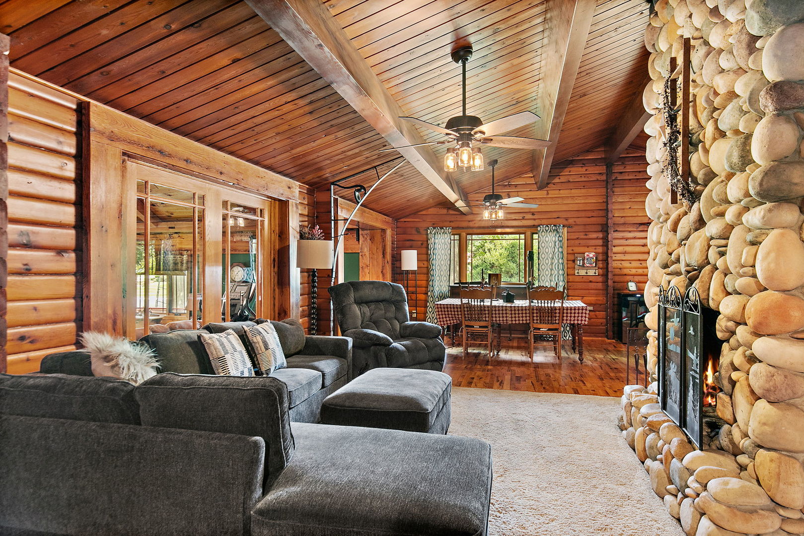 41W591 Lenz Road Elgin, IL 60124 - Photo 18 of 48 a living room with furniture
