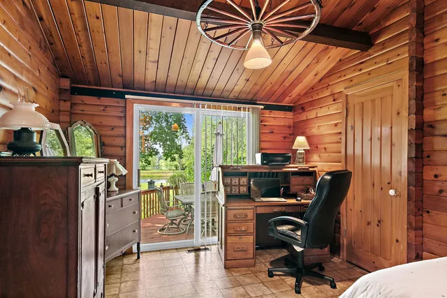 a view of entryway door