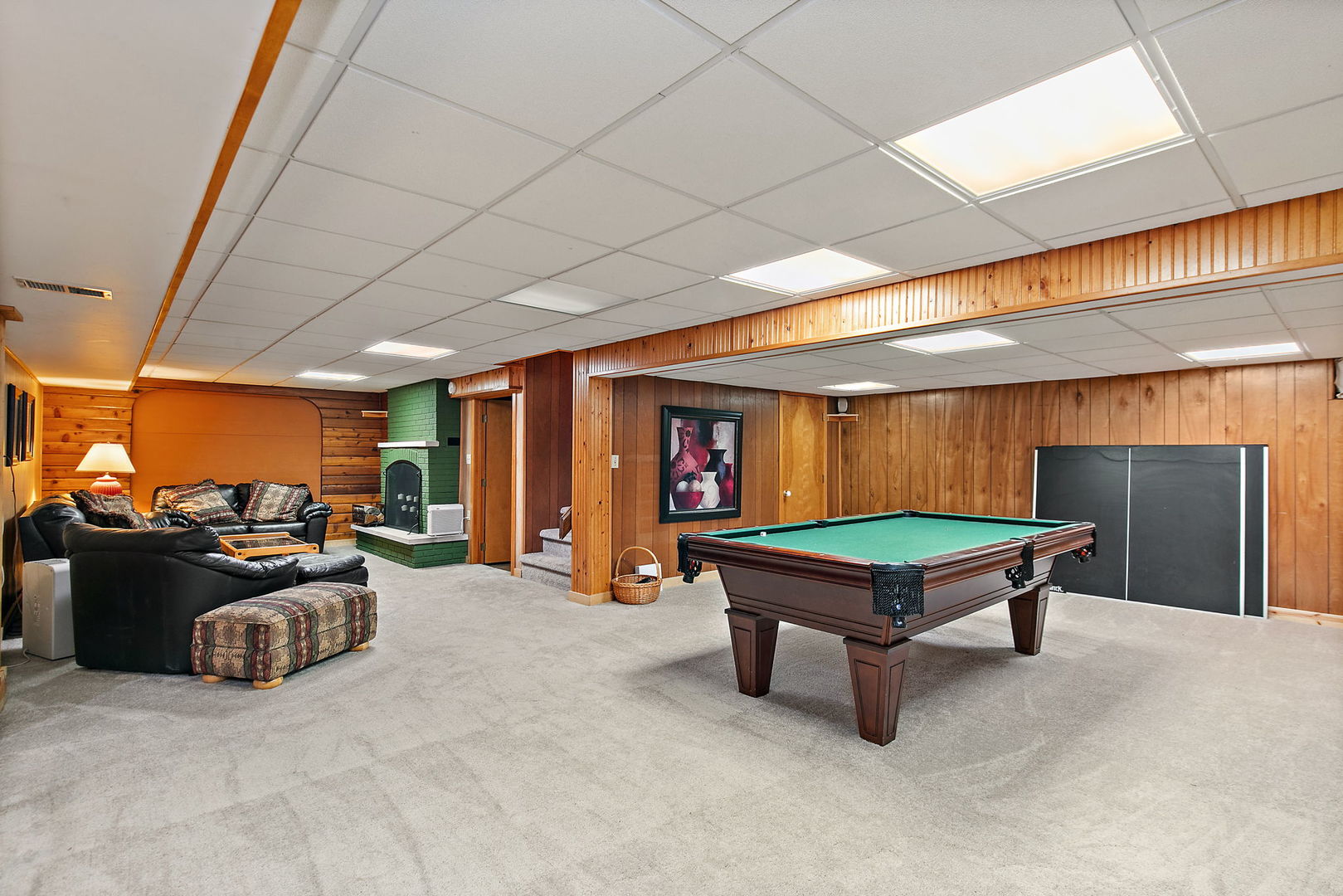 41W591 Lenz Road Elgin, IL 60124 - Photo 27 of 48 a room with furniture and a large window