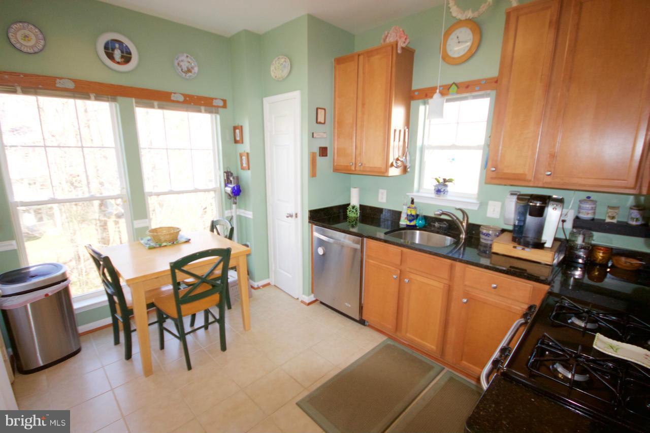 1520 North Point Drive, Unit 103 Reston, VA 20194 - Photo 2 of 22 Kitchen