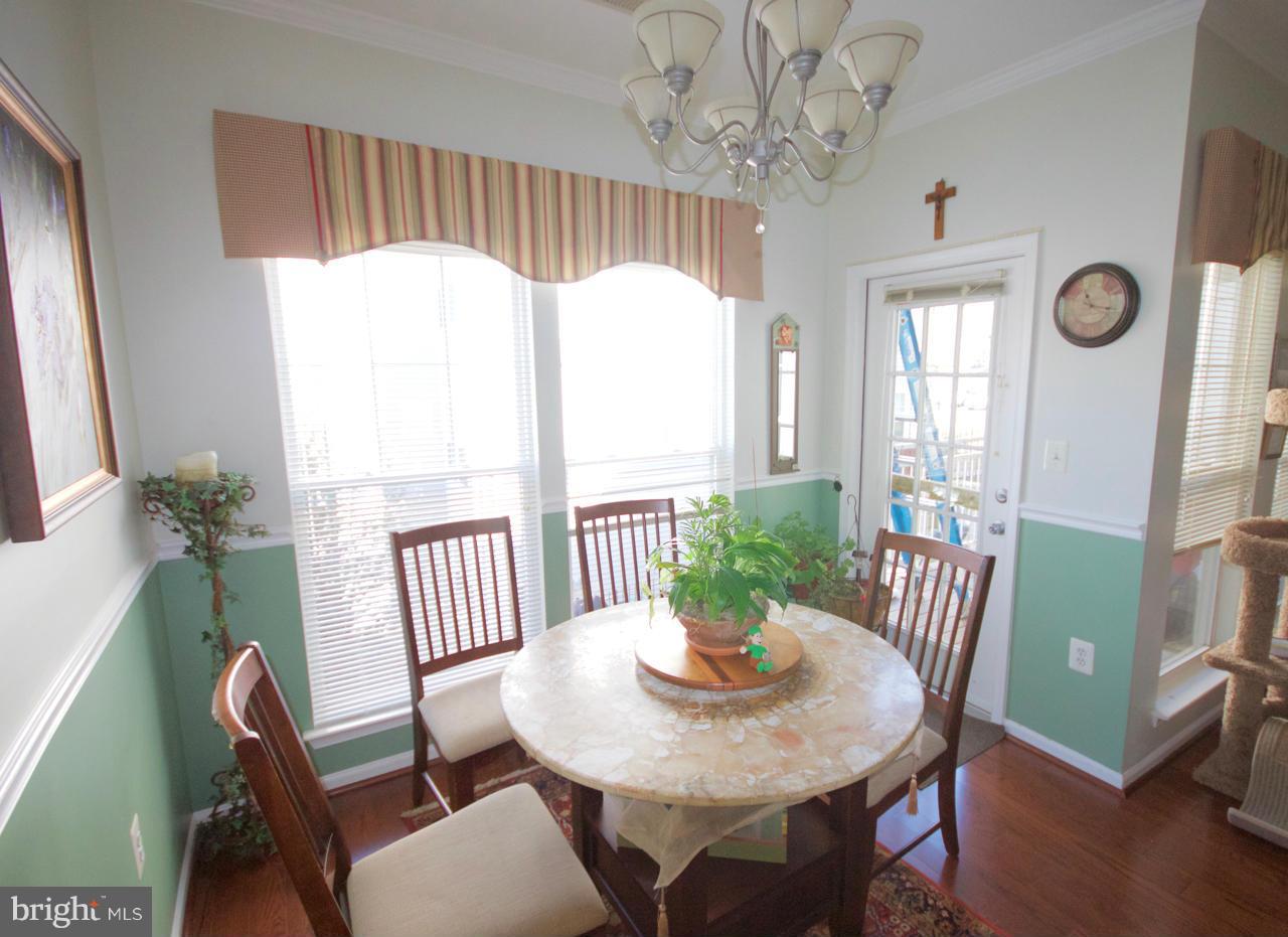 1520 North Point Drive, Unit 103 Reston, VA 20194 - Photo 6 of 22 Dining Room