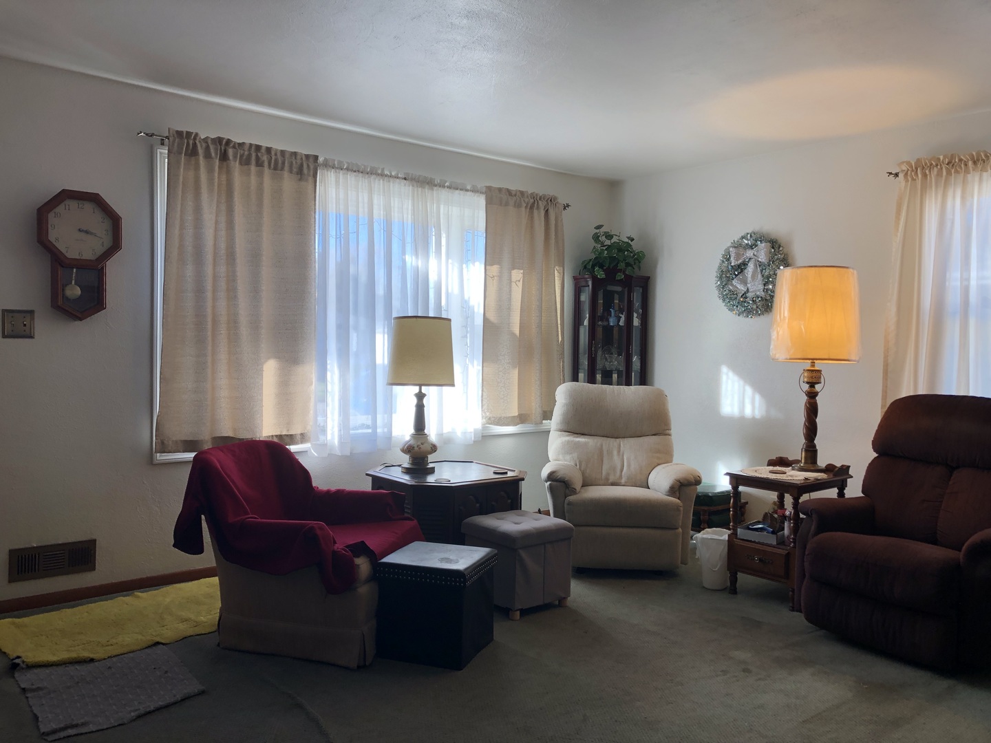 1208 Waverly Place Joliet, IL 60435 - Photo 13 of 18 a living room with furniture and a lamp