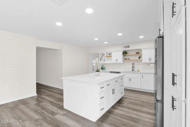 $2,595 | 301 North 87th Street, Mesa, AZ 85207