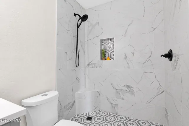 $2,595 | 301 North 87th Street, Mesa, AZ 85207