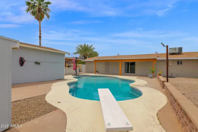 $2,595 | 301 North 87th Street, Mesa, AZ 85207