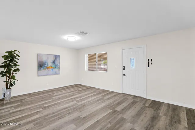 $2,595 | 301 North 87th Street, Mesa, AZ 85207