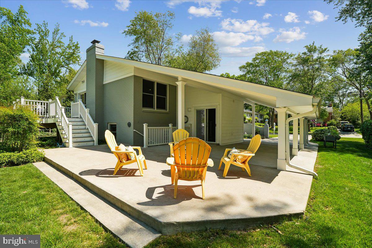 2502 Culpeper Road Alexandria, VA 22308 - Photo 5 of 34 Nice Area to Entertain