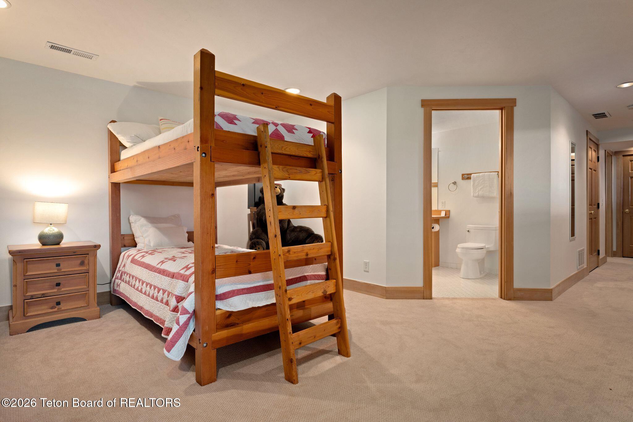 5450 Dry Henderson Road Victor, ID 83455 - Photo 26 of 40 Lower Guest Suite