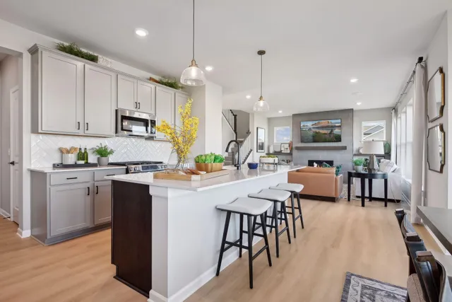 $649,000 | 1542 Philipp Way, Shakopee, MN 55379