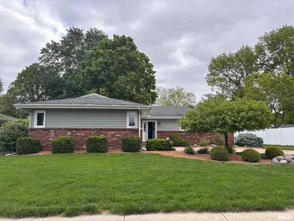 $269,900 | 2704 Interlacken Road, Springfield, IL 62704